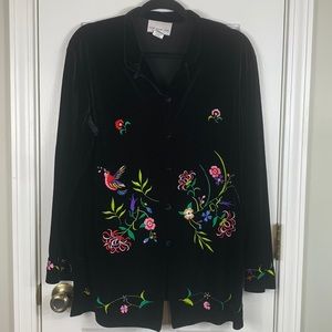 Susan Garver black velvet long sleeved button down top or jacket size medium.